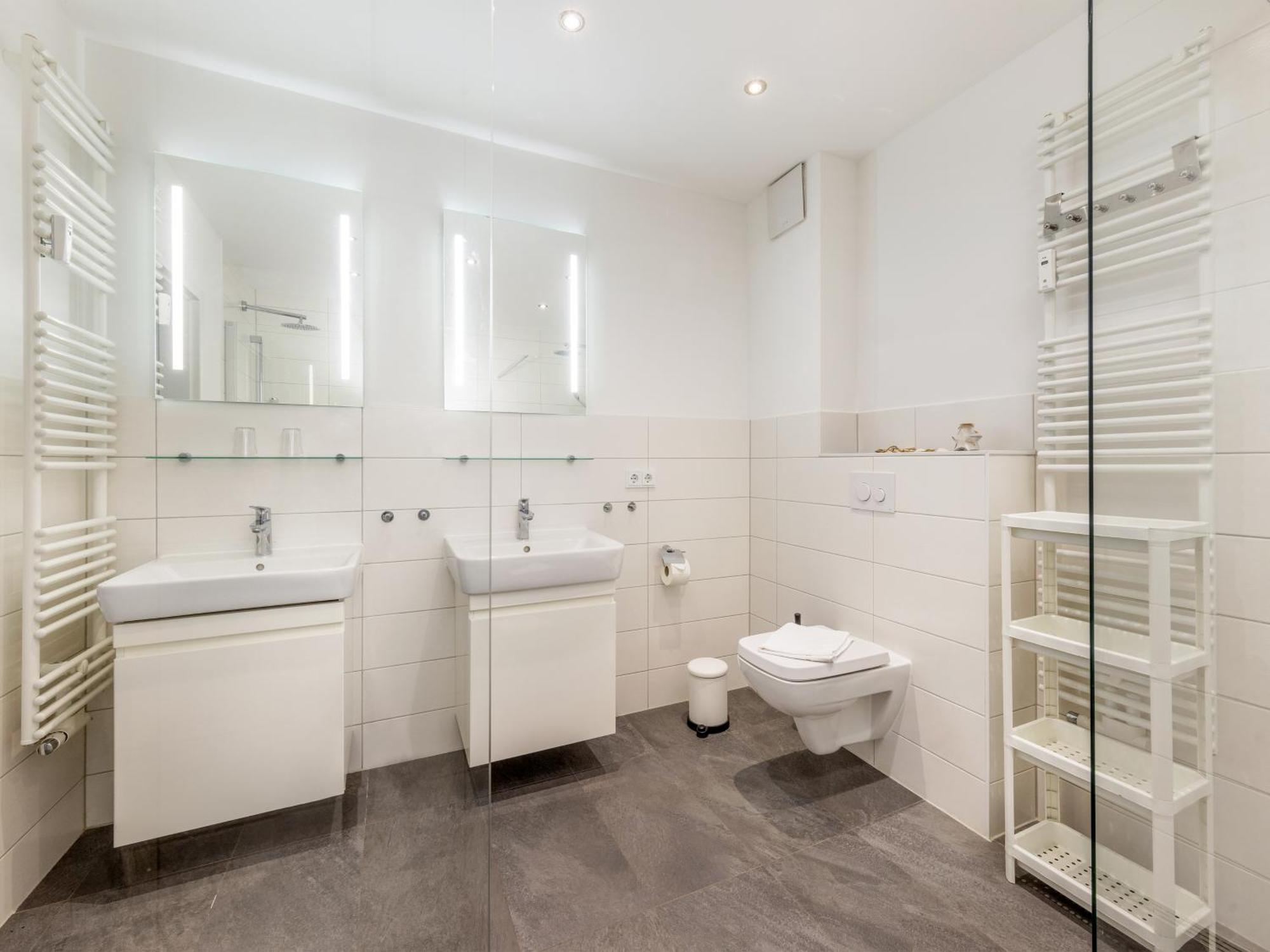Ferienwohnung Strandlaeufer In Der Residenz Clara Sophia Binz Eksteriør billede
